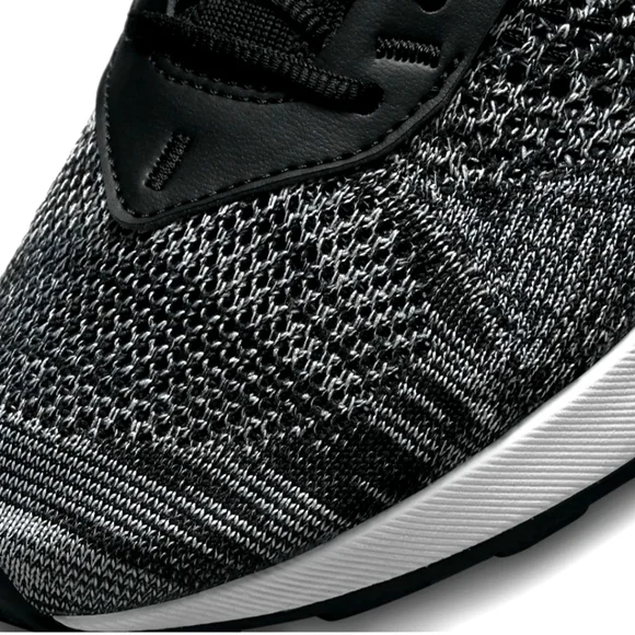 BRAND NEW Nike Flyknit LADIES - Picture 5 of 5